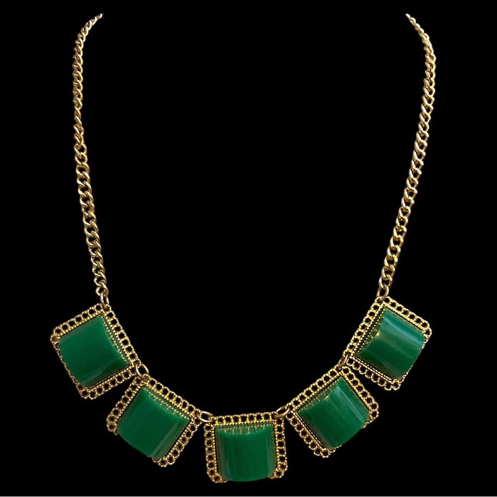 Elegant Green and Gold Necklace